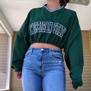 Super cute cropped MSU windbreaker